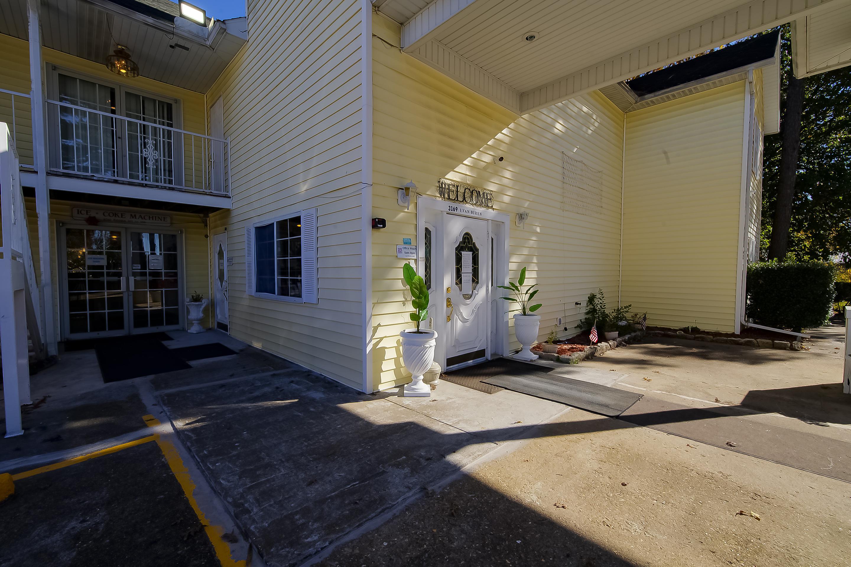 O - Christ Of Ozark Area Hotel Eureka Springs