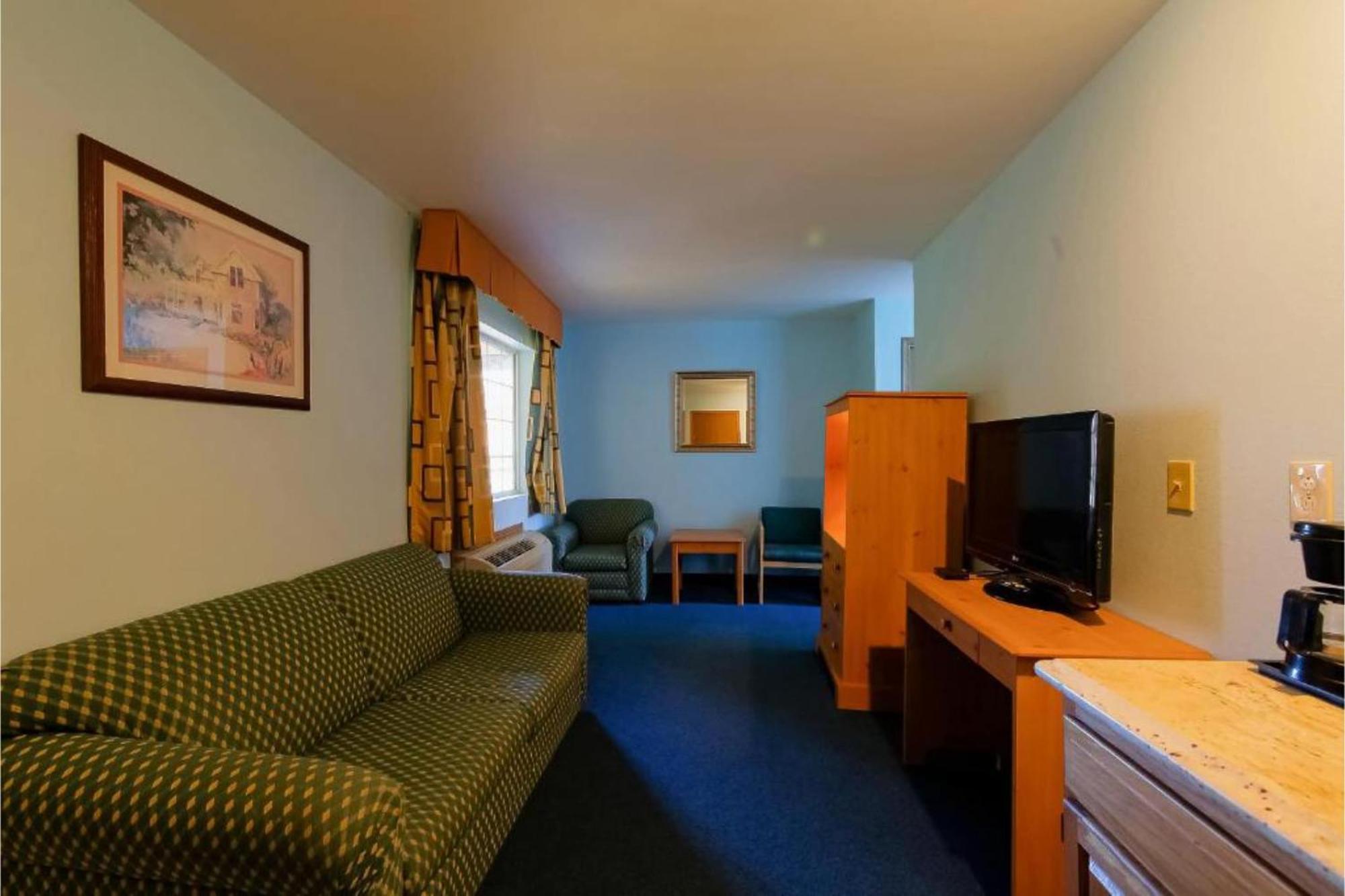 O - Christ Of Ozark Area Hotel 2*