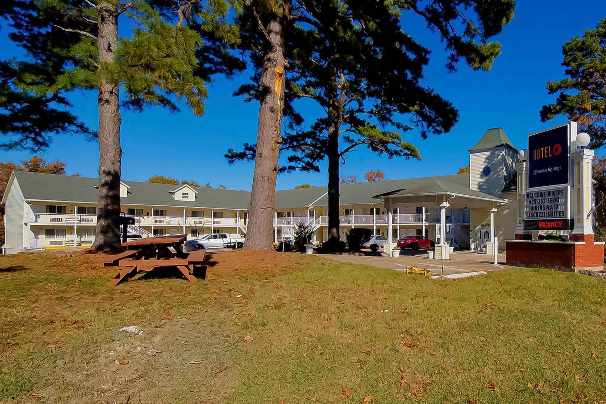 O - Christ Of Ozark Area Hotel Eureka Springs
