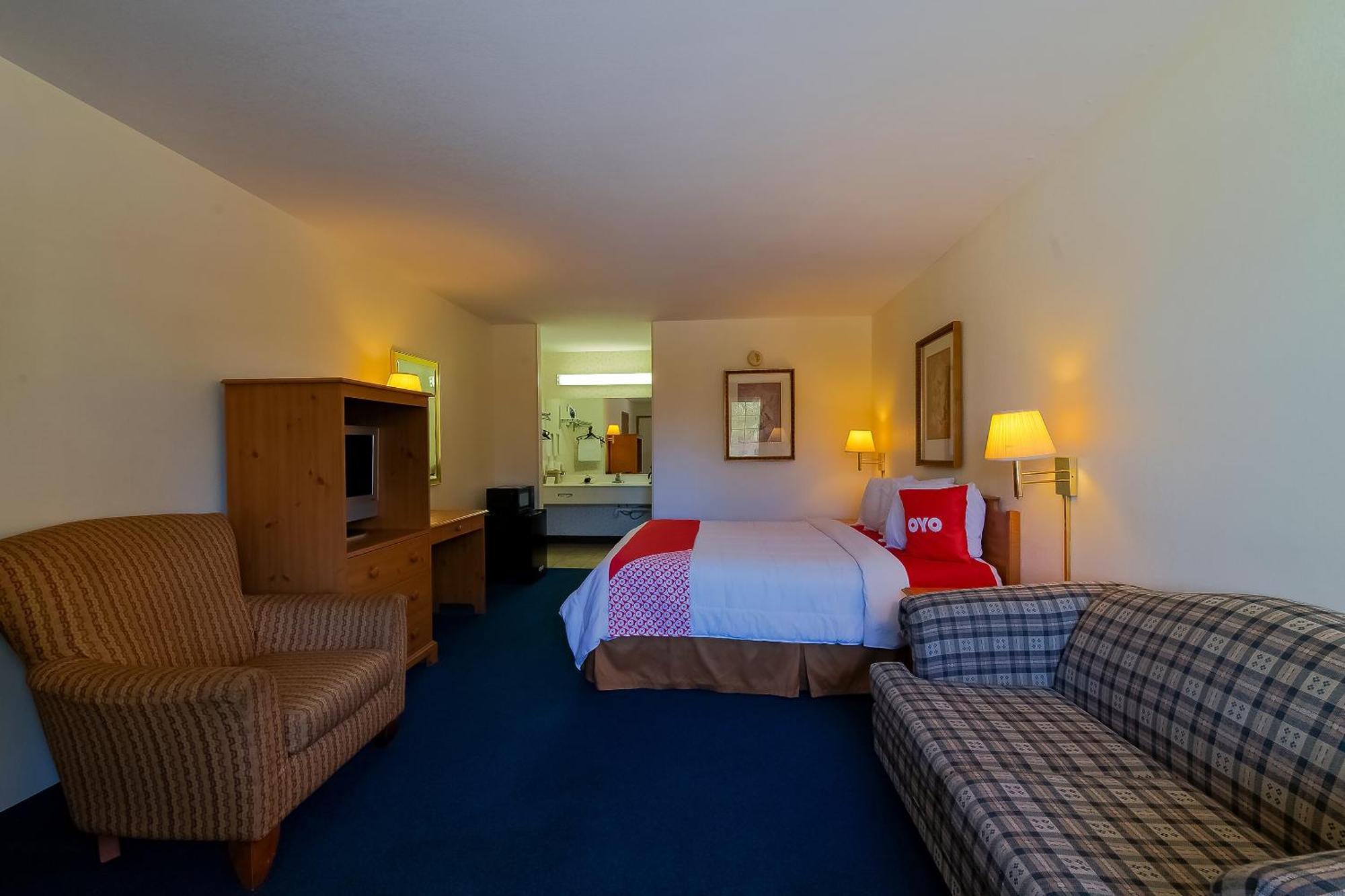 O - Christ Of Ozark Area Hotel 2*